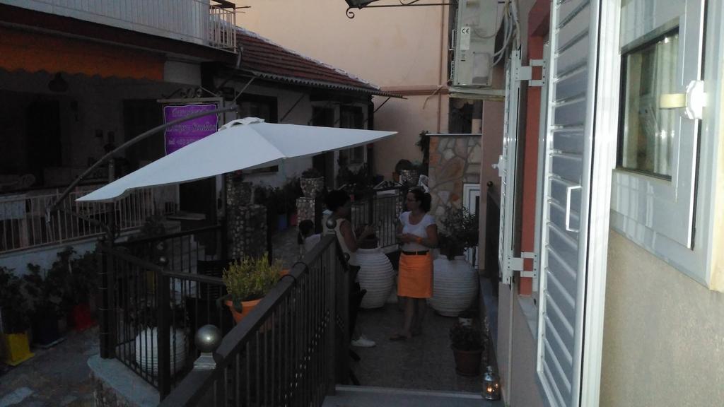 Paraskevi'S Luxury Studios Parga Exterior foto